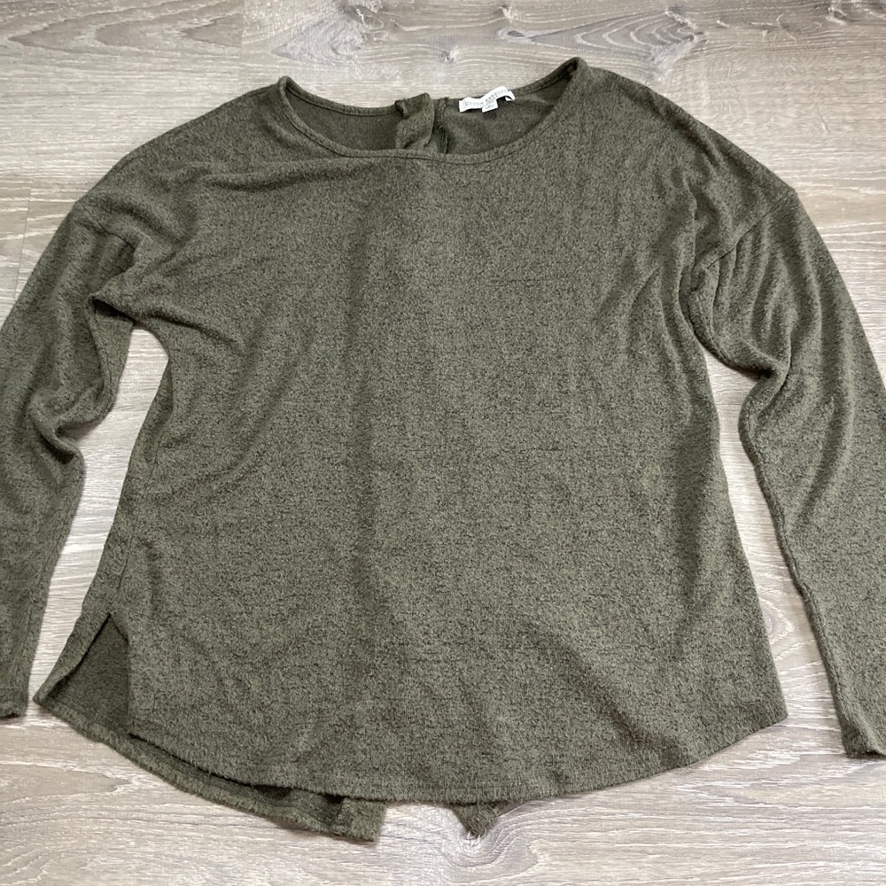 Green Envelope Army Green Sweater With Bottons On The Back Medium